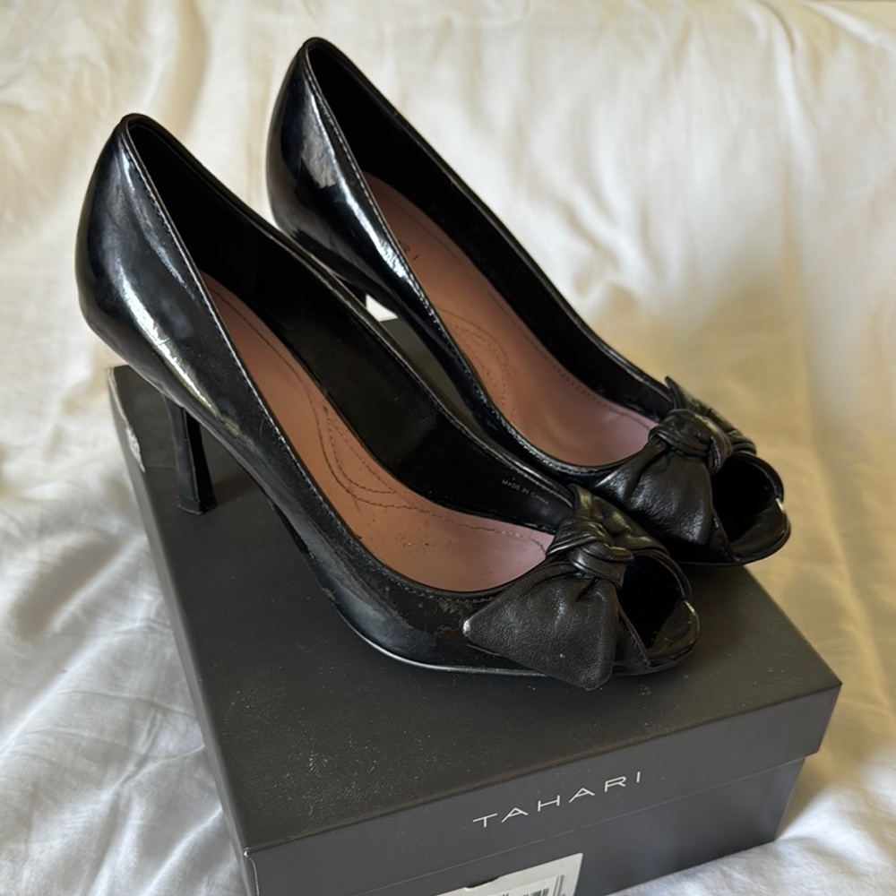 Tahari Black Patent Leather Heels with Bow Detail